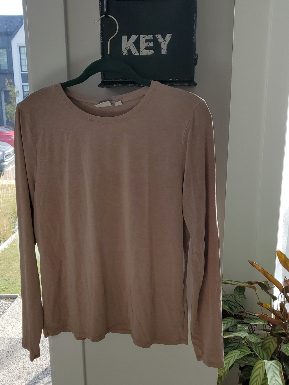 Babaton- Super Soft SZ. Large Tensel *Lyocell Long Sleeved Casual Top